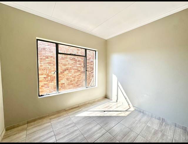 3 BEDROOM HOUSE FOR SALE IN IVY PARK